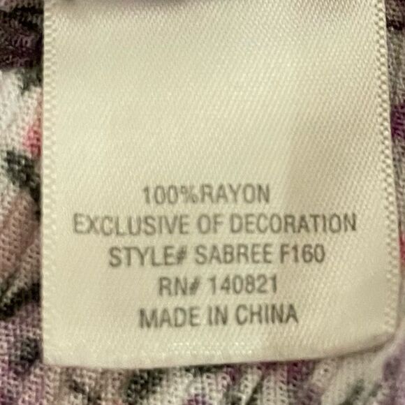 Francesca’s Mi Ami Floral Short Sleeve Short Romper Purple Pink White Size Large - Picture 12 of 14